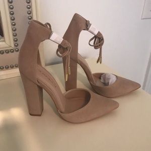 Nude shoes size 6